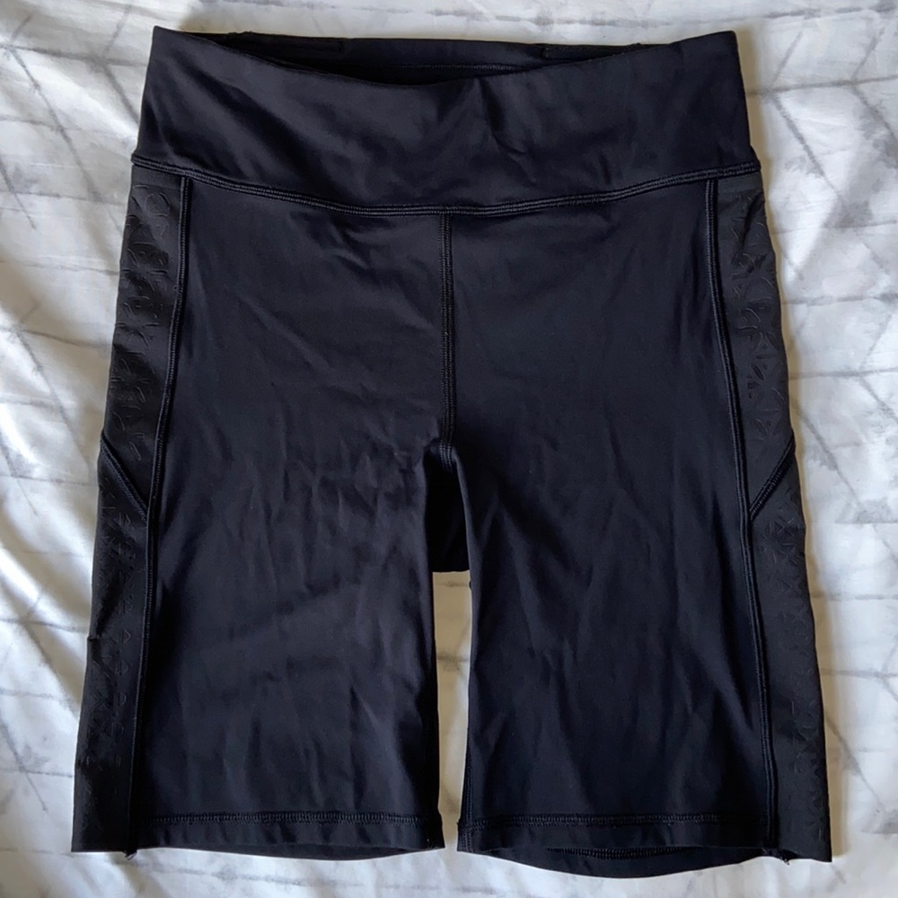Black lululemon biker shorts